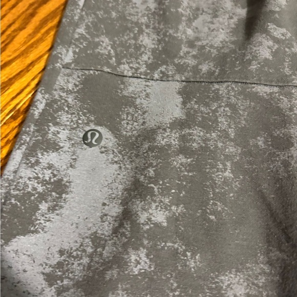 Lululemon🍋Gray and Black Patterned Pants - Picture 10 of 12